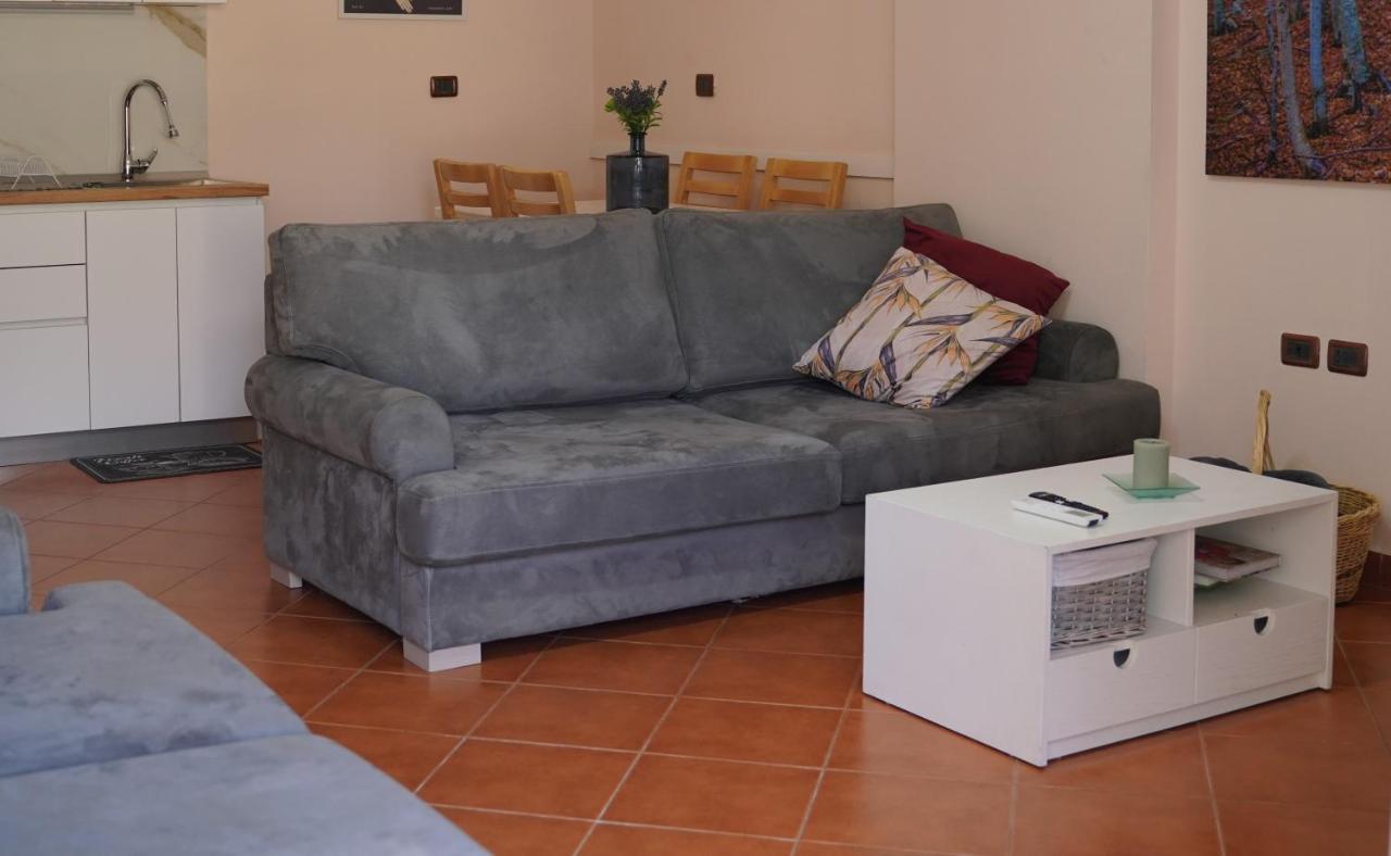 Stylish Apartment Near Tirana Center Exteriör bild