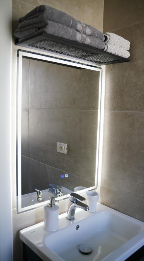 Stylish Apartment Near Tirana Center Exteriör bild
