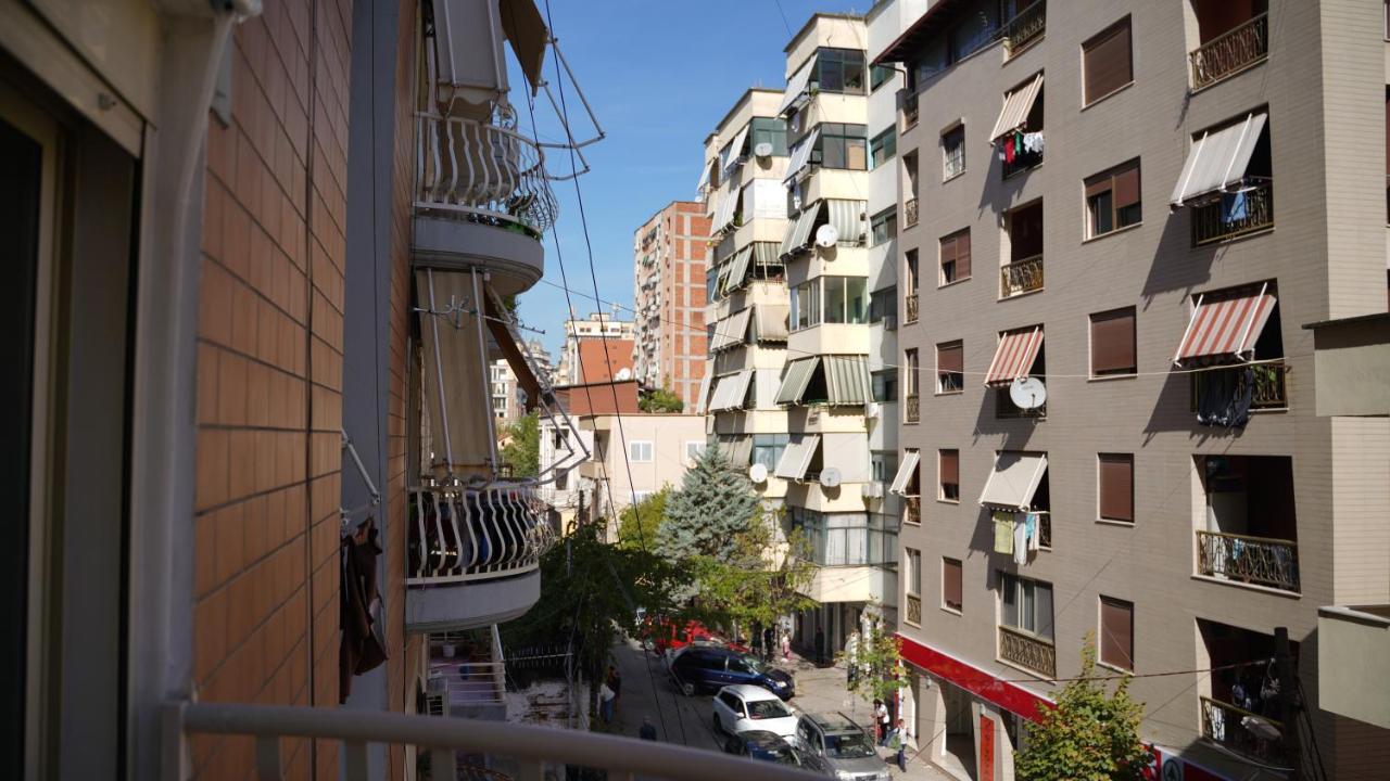 Stylish Apartment Near Tirana Center Exteriör bild